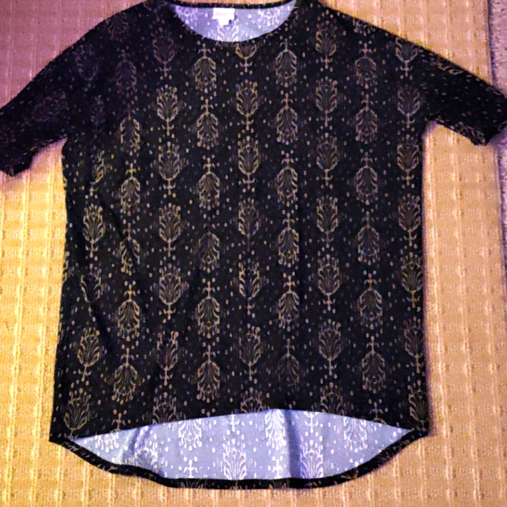 Medium LulaRoe Irma Shirt